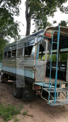 ขาย6ล้อหลังคาโดยสาร อีซูซุ110แรง เครื่องดี หลังคาแสตนเลส แชชซีสวย เอกสารพร้อมโอน  สภาพเดิม ทะเบียนเต็ม