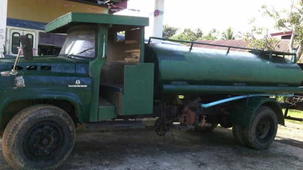 **175,000 บ.ต่อรอง**ขาย6ล้อหัวยาวบรรทุกน้ำ NISSAN เครื่องยนต์เบนซิน 6สูบ เครื่องดี สตาร์ทติดง่าย แน่นดี แรง เกียรืดีไม่หลุด ช่วงล่างเดิม คัสซีสวย เดิมๆ ไม่ปะไม่ดาม พร้อมถังบรรจุน้ำ ขนาดประมาณ6,000 ลิตร สภาพสวย หนา ไม่ผุ อุปกรณ์ ครบ สภาพพร้อมใช้งาน หัวเก๋ง