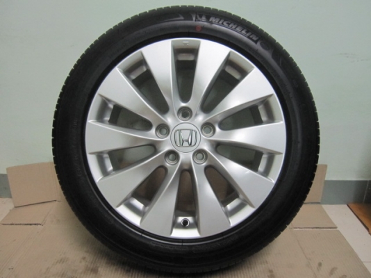 ขายล้อแม็กป้ายแดง Honda Accord พร้อมยางขอบ 17 สภาพใหม่ๆ