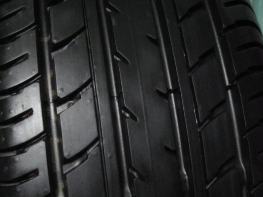 ขายล้อแม็กพร้อมยาง TOYOTA VIOS ขอบ 15 ยางปี 14 ตุ่มหน้ายางยังมีอยู่