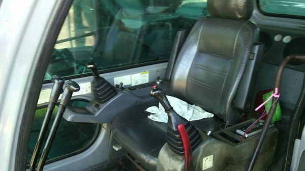 **ดาวน์ 650,000บ.ต่อรอง**ขายดาวน์ส่งต่อ แบคโฮ KOBELCO MARK5 SK200 Super YN-2xxxx ไฟฟ้าเต็ม เครื่องเดิมปั้มเดิม 3x,xxx ชั่วโมง เครื่องแน่นแรงแห้งๆไม่มีเยิ้ม ปั้มดีไม่เยิ้ม แรงดี ทำงานดีเร็ว ไม่โหลด บูมอาร์มสวย ไม่มีปะไม่มีร้าว บุ้งกี๋สวยหนา เอวแน่น ช่วงล่า