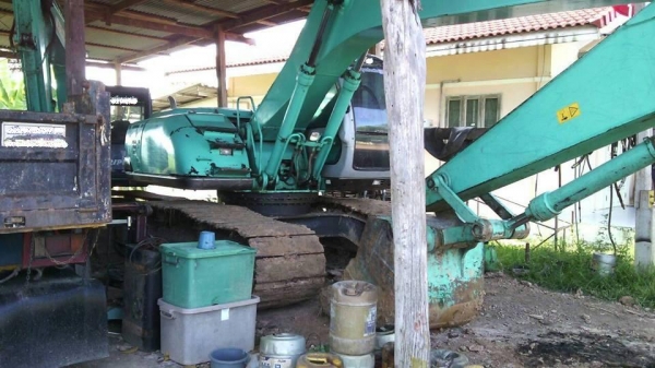 **ดาวน์ 650,000บ.ต่อรอง**ขายดาวน์ส่งต่อ แบคโฮ KOBELCO MARK5 SK200 Super YN-2xxxx ไฟฟ้าเต็ม เครื่องเดิมปั้มเดิม 3x,xxx ชั่วโมง เครื่องแน่นแรงแห้งๆไม่มีเยิ้ม ปั้มดีไม่เยิ้ม แรงดี ทำงานดีเร็ว ไม่โหลด บูมอาร์มสวย ไม่มีปะไม่มีร้าว บุ้งกี๋สวยหนา เอวแน่น ช่วงล่า