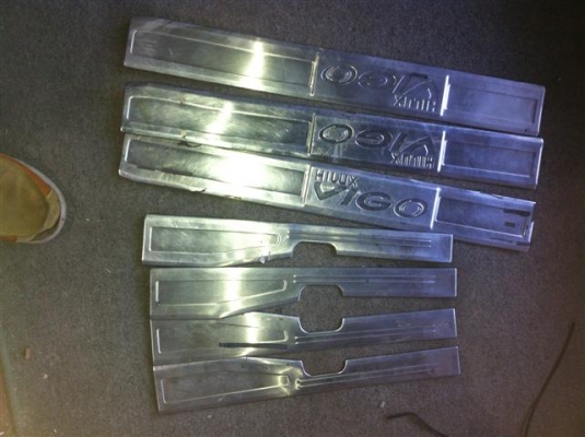 ขาย ชายบันได มีไฟ มือสอง ถูกๆๆVIGO โลเก็บสายลม ถูกๆๆ