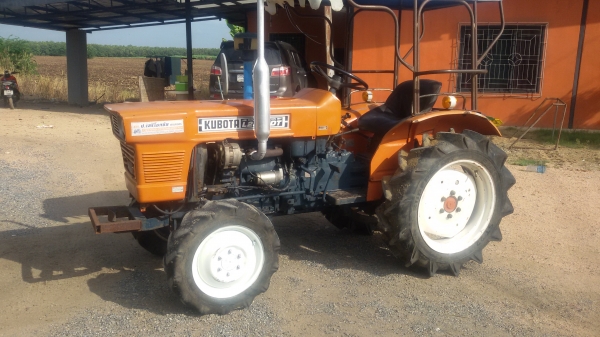 ขายl2201  GT  สองเพลาครับสภาพสวยเดิม