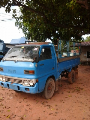 ISUZU  4ล้อกลาง  85แรง  ทะเบียนพร้อม
