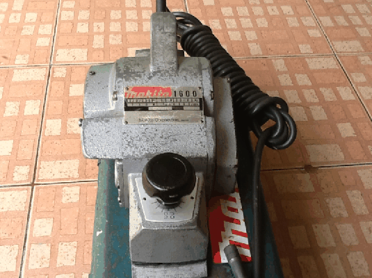 ขายกบไฟฟ้าหน้า3 Makita Model 1600 750W. Made in japan.