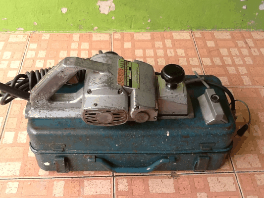 ขายกบไฟฟ้าหน้า3 Makita Model 1600 750W. Made in japan.