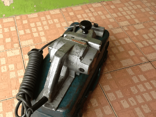 ขายกบไฟฟ้าหน้า3 Makita Model 1600 750W. Made in japan.