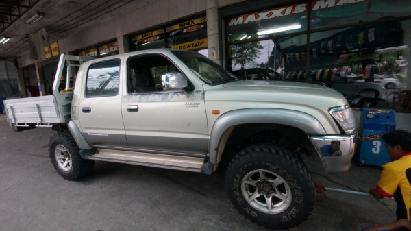 โตโยต้า ไทเกอร์ sport cruiser ตัวท้อป 2001 4ประตู ขับสี่ 175000 โตโยต้า ไทเกอร์ sport cruiser ตัวท้อป 2001 4ประตู ขับสี่ 175000