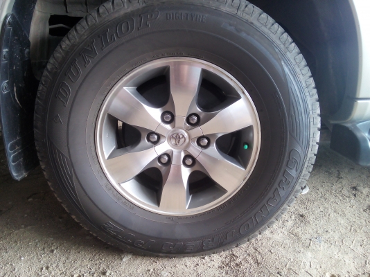 ขายยางสภาพยังใหม่265/70/16ของดันล๊อป ปี2013ไม่แพง4เส้นเพียง4000เท่านั้น