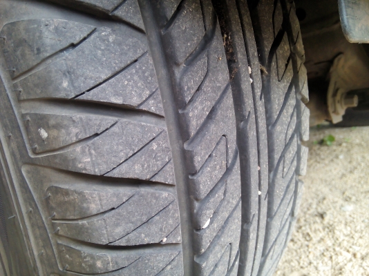 ขายยางสภาพยังใหม่265/70/16ของดันล๊อป ปี2013ไม่แพง4เส้นเพียง4000เท่านั้น