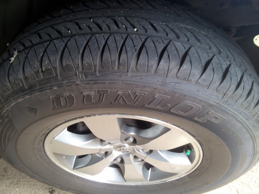 ขายยางสภาพยังใหม่265/70/16ของดันล๊อป ปี2013ไม่แพง4เส้นเพียง4000เท่านั้น