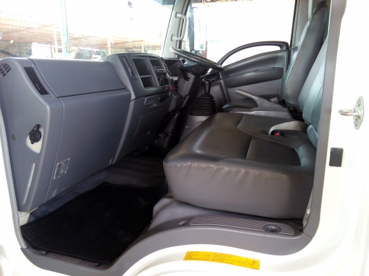 6 ล้อกลาง  ISUZU  *Euro.3*  NPR 150 แรงม้า+*คอมมอนเรว*  * ยาว 5.00 ม. *  รถสวยเดิม+สวยจริง  * รถห้างแท้ *  มีเล่มพร้อม *