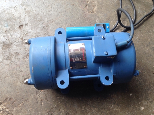 ขายมอเตอร์สั่น-เขย่า Crompton 1 HP. 220V ไฟบ้าน มีสวิทย์ ปิด-เปิด ในตัว สภาพของใหม่ไม่เคยใช้งาน วิ่งนิ่ม สั่นแรงดีครับ ขายมอเตอร์สั่น-เขย่า Crompton 1 HP. 220V ไฟบ้าน มีสวิทย์ ปิด-เปิด ในตัว สภาพของใหม่ไม่เคยใช้งาน วิ่งนิ่ม สั่นแรงดีครับ