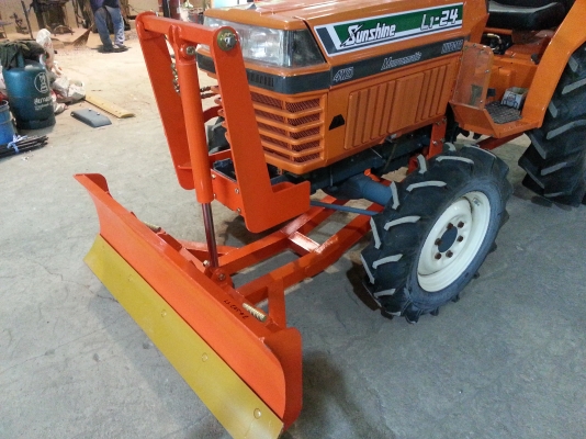 ใบมีดดันดิน ใหม่มือหนึ่งจากโรงงาน ราคาต่อรองได้  ติดต่อ 0817807317