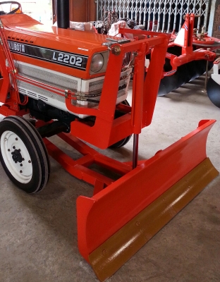 ใบมีดดันดิน ใหม่มือหนึ่งจากโรงงาน ราคาต่อรองได้  ติดต่อ 0817807317