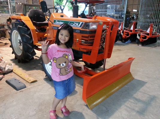 ใบมีดดันดิน ใหม่มือหนึ่งจากโรงงาน ราคาต่อรองได้  ติดต่อ 0817807317