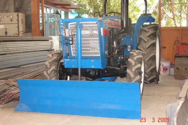 ใบมีดดันดิน ใหม่มือหนึ่งจากโรงงาน ราคาต่อรองได้  ติดต่อ 0817807317