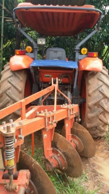 KUBOTA M7040 ห้างแท้ปี 55 งวดรายปีเหลือ 5 งวด ๆ ละแสน ใช้งาน1พันก่าชั่วโมง หาง3 กะใบดัน เปลี่ยนสัญญาได้เลยครับ