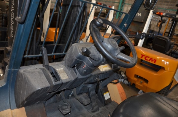 ขาย Toyota 7FD45 ดีเซล Toyota 13Z ออโต้ 4.5 ตัน ยกสูง	 5 เมตร