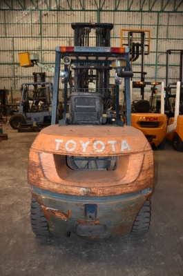 ขาย Toyota 7FD45 ดีเซล Toyota 13Z ออโต้ 4.5 ตัน ยกสูง	 5 เมตร