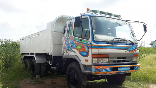 ขายด่วน  รถสิบล้อMITSUBISHI