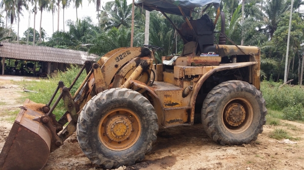 ขายรถตักล้อยาง CAT 922B