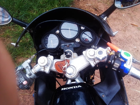 ขาย HONDA NSR เอ็นโปรอาม์ร สวยๆ ราคา 9500 บาท สนใจ 082-7351609