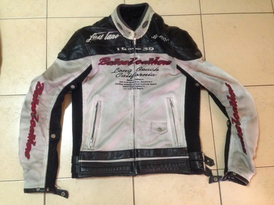 เสื้อการ์ดขับรถตัวละ 950 พร้อมอะไหล่+รองเท้า