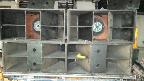 ขายตู้ลำโพงพร้อมดอก18นึ้ว รวม 4  ใบใช้ได้เลยครับ