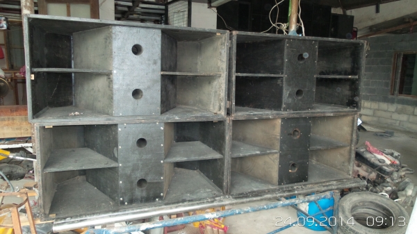 ขายตู้ลำโพงพร้อมดอก18นึ้ว รวม 4  ใบใช้ได้เลยครับ