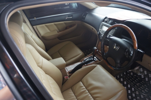 HONDA ACCORD 3.0 ปี 2003 ตัว TOP รถสวย หลังคา sunloob ARIBAG คู่หน้า เบรค ABS ล้อ MAX แอร์เย็นๆ พวงมาลัยมัลติฟังชั่น เบาะปรับไฟฟ้าคู่หน้า ภายในลายไม้สภาพสวย สีสวย รถพร้อมใช้งาน จัดไฟแนนได้ HONDA ACCORD 3.0 ปี 2003 ตัว TOP รถสวย หลังคา sunloob ARIBAG คู่หน้า เบรค ABS ล้อ MAX แอร์เย็นๆ พวงมาลัยมัลติฟังชั่น เบาะปรับไฟฟ้าคู่หน้า ภายในลายไม้สภาพสวย สีสวย รถพร้อมใช้งาน จัดไฟแนนได้