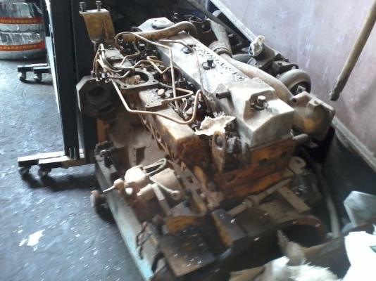 ขายเสื้อสูบ KOMATSU  PC 200-5