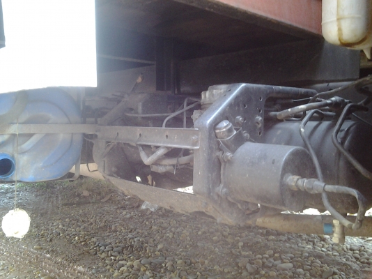 ISUZU   FRR 32L Bเครื่อง  195  6HE1    ยาว 6 เมตร   กระบะเหล็ก  แอร์เย็น