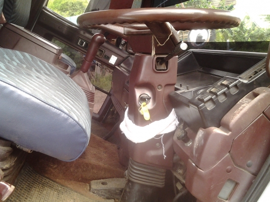 ISUZU   FRR 32L Bเครื่อง  195  6HE1    ยาว 6 เมตร   กระบะเหล็ก  แอร์เย็น