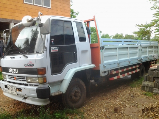 ISUZU   FRR 32L Bเครื่อง  195  6HE1    ยาว 6 เมตร   กระบะเหล็ก  แอร์เย็น