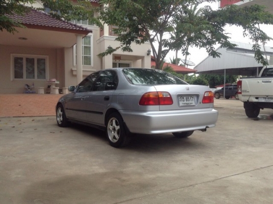 ขายรถเก๋ง 1 คันครับ