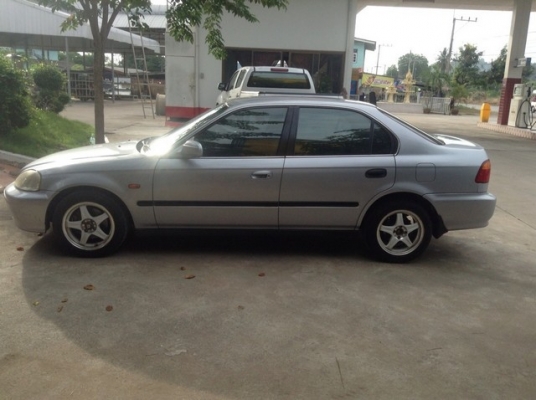 ขายรถเก๋ง 1 คันครับ