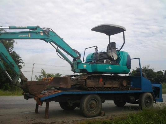 Isuzu เทเลอขึ้นแม็คโคpc40 ต่ออย่างดี ไฟ แตรใช้ได้หมด