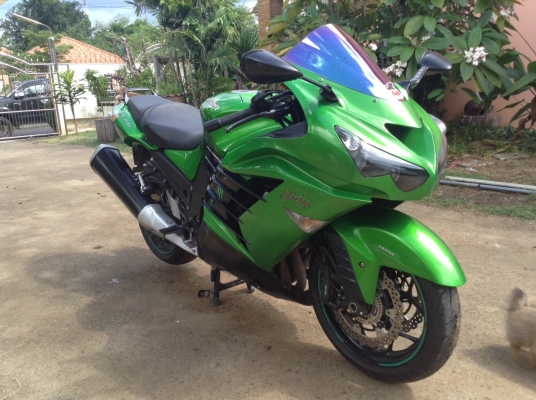 ธารนนทบุรี//ขาย kawasaki Ninja zzr1400 ปี2012 เดิมๆสวยๆ  เครื่องสมบูรณ์ ระบบไฟสมบูรณ์ทุกจุด เอกสารอินวอยท์