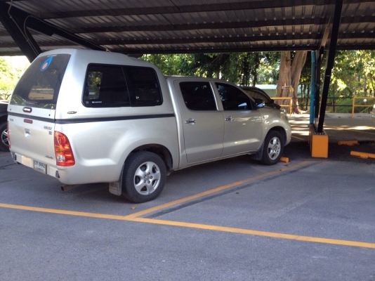 TOYOTA VIGO 4 ประตู 2.7 E ( NGV )