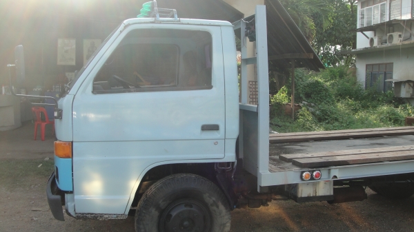 ISUZU NKR เทรลเลอร์บรรทุกแม็คโค เครื่อง4BE1(110แรง)เพาเวอร์ รถสวยมาก ดาวน์65000ผ่อน5900/48เดือน