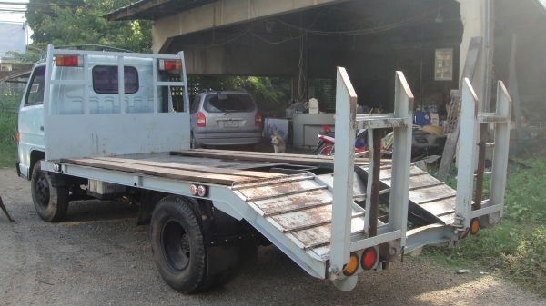 ISUZU NKR เทรลเลอร์บรรทุกแม็คโค เครื่อง4BE1(110แรง)เพาเวอร์ รถสวยมาก ดาวน์65000ผ่อน5900/48เดือน