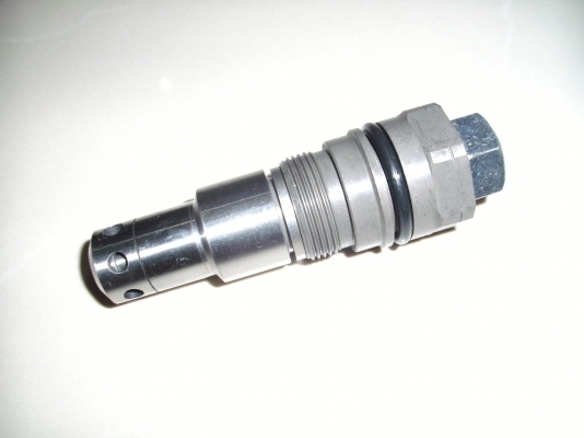 ขายMAIN VALVE รถแบคโฮ  KOBELCO  120-200 KOMATSU และยื่ห้ออื่นๆ