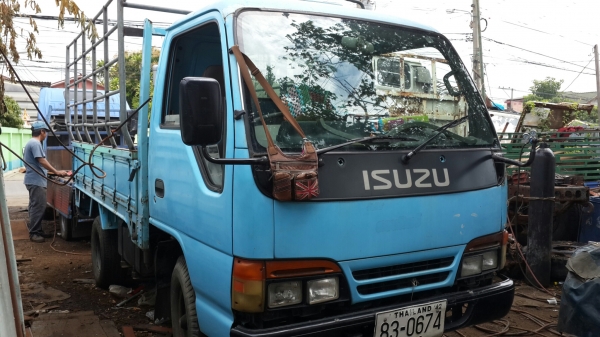 ขาย4อีซูซุ NKR หัวกาตูน  รถห้างแท้ๆ วางเครื่องใหม่ 100 แรงม้า สภาพดีพร้อมใช้