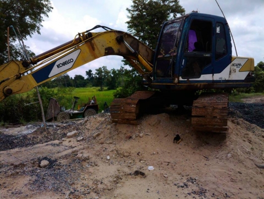 **530,000 บ.ต่อรอง**ขายแบคโฮ KOBELCO MARK3 SK100 เครื่องเดิมปั้มเดิม ไฟฟ้าตัด เครื่องดี แน่นดี ปั้มดี ทำงานดี เร็วดี บูมอาร์มไม่สวย มีปะ เอวดีแน่นดี ช่วงล่าง70\% โซ่ดี แทร็กพอใช้ ครบ เฟรมดีไม่ผุ โรลเลอร์ดี สป็อคเก็ตยังได้ บุ้งกี๋พอใช้ มีผุ บอดี้เดิม สีสันเ