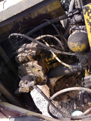 **530,000 บ.ต่อรอง**ขายแบคโฮ KOBELCO MARK3 SK100 เครื่องเดิมปั้มเดิม ไฟฟ้าตัด เครื่องดี แน่นดี ปั้มดี ทำงานดี เร็วดี บูมอาร์มไม่สวย มีปะ เอวดีแน่นดี ช่วงล่าง70\% โซ่ดี แทร็กพอใช้ ครบ เฟรมดีไม่ผุ โรลเลอร์ดี สป็อคเก็ตยังได้ บุ้งกี๋พอใช้ มีผุ บอดี้เดิม สีสันเ