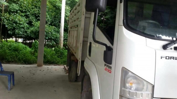 รถอีซูซุ 6 ล้อดั้ม FRR 210 แรงม้า. ปี 52 ( รถวิ่ง 1xx,xxx กม. ) สนใจติดต่อ 081 - 6079515 รถอีซูซุ 6 ล้อดั้ม FRR 210 แรงม้า. ปี 52 ( รถวิ่ง 1xx,xxx กม. ) สนใจติดต่อ 081 - 6079515