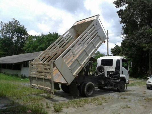 รถอีซูซุ 6 ล้อดั้ม FRR 210 แรงม้า. ปี 52 ( รถวิ่ง 1xx,xxx กม. ) สนใจติดต่อ 081 - 6079515 รถอีซูซุ 6 ล้อดั้ม FRR 210 แรงม้า. ปี 52 ( รถวิ่ง 1xx,xxx กม. ) สนใจติดต่อ 081 - 6079515