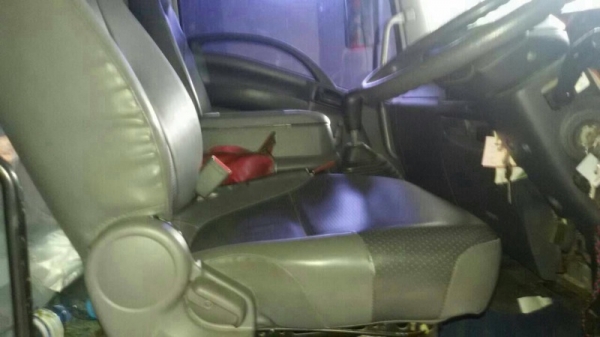 รถอีซูซุ 6 ล้อดั้ม FRR 210 แรงม้า. ปี 52 ( รถวิ่ง 1xx,xxx กม. ) สนใจติดต่อ 081 - 6079515 รถอีซูซุ 6 ล้อดั้ม FRR 210 แรงม้า. ปี 52 ( รถวิ่ง 1xx,xxx กม. ) สนใจติดต่อ 081 - 6079515